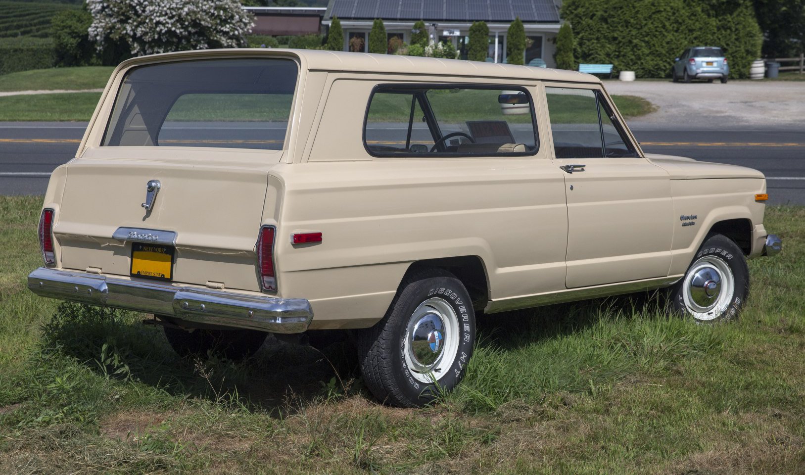 Jeep Cherokee I (SJ) 3door 4.2 (103 Hp) 4WD